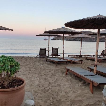 Apartmán Tramonto Nel Delfini Kini Exteriér fotografie