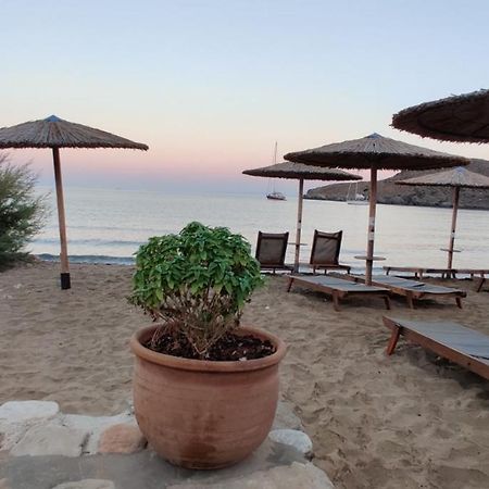 Apartmán Tramonto Nel Delfini Kini Exteriér fotografie