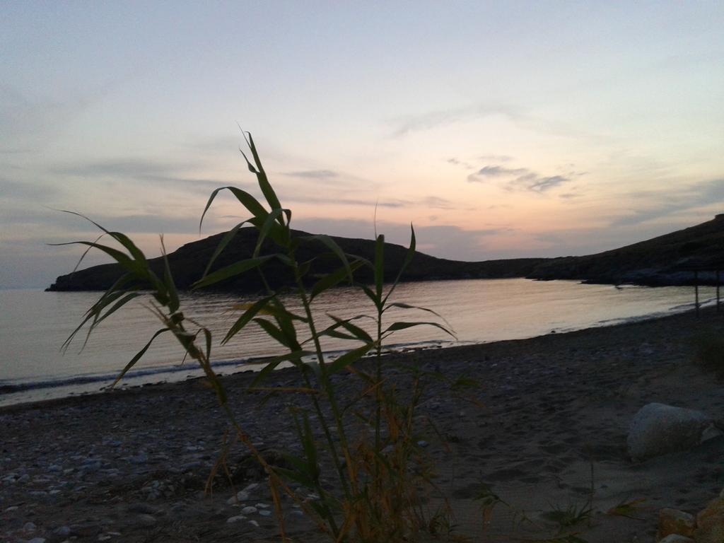 Apartmán Tramonto Nel Delfini Kini Exteriér fotografie