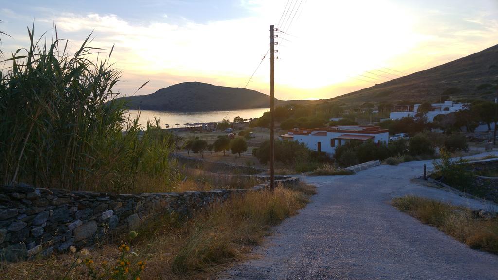 Apartmán Tramonto Nel Delfini Kini Exteriér fotografie
